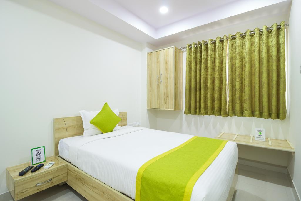 Hotel Pratz Inn Хайдарабад Экстерьер фото